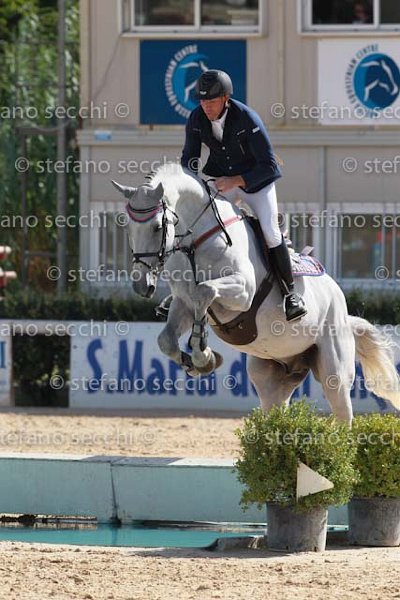 MEDINI_BLU PICASSO_GIO CAV 2011_(0478) SS3_2255.jpg